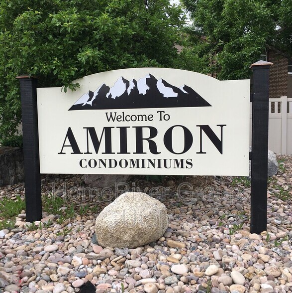 Building Photo - 328 W Amiron Way