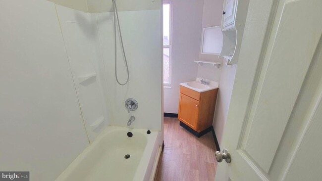 Building Photo - 118 Independence St