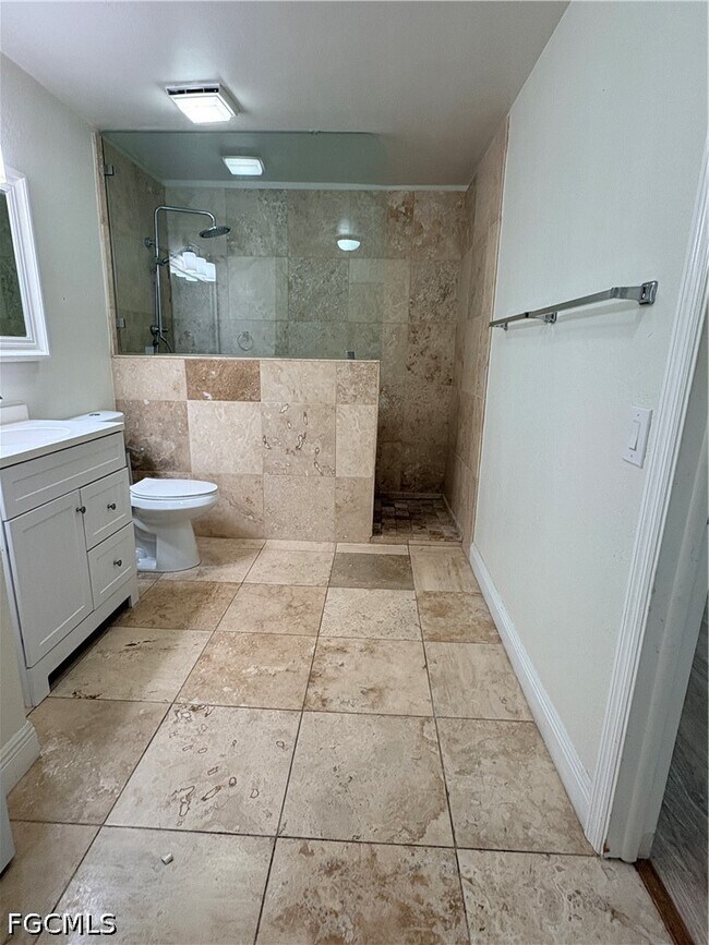 Building Photo - 2510 SE 16th Pl