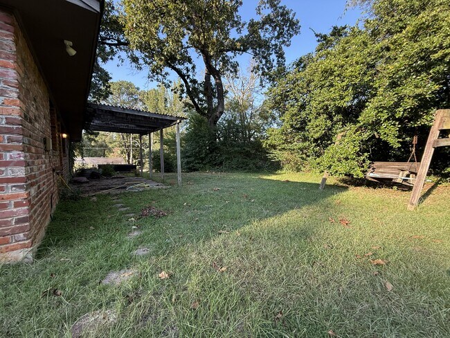 Building Photo - 246 Bowling Green Dr