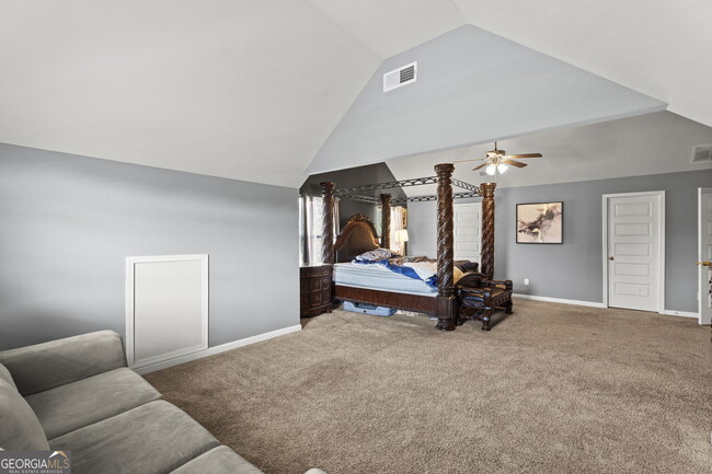 Building Photo - 6870 Diamond Dr