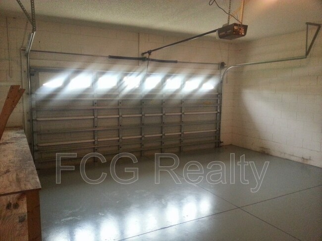 Building Photo - 373 Aldershot Ct