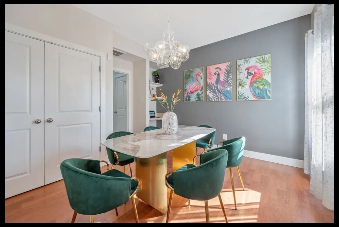 Dining Room - 1100 Coleman St