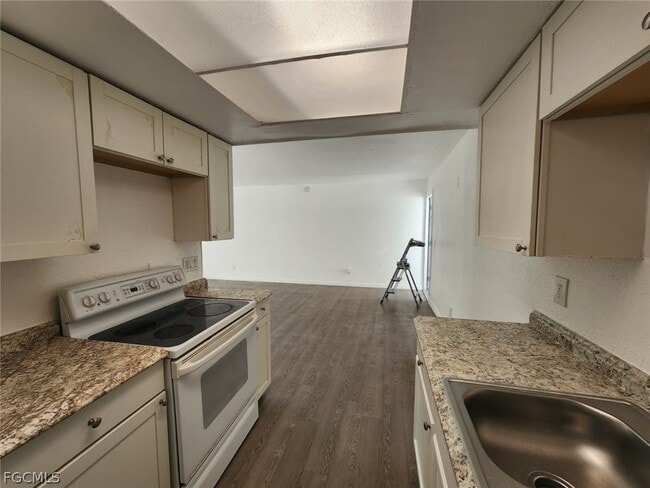 Building Photo - 1919 Lillie St