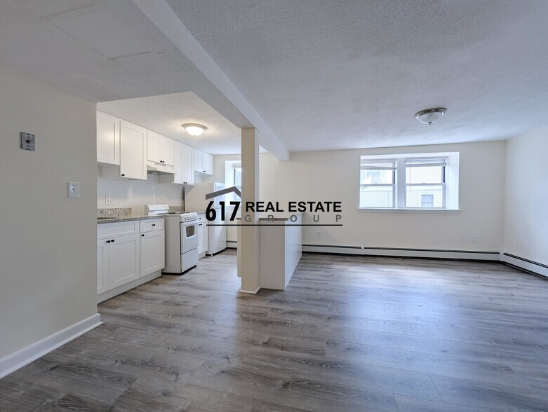 Building Photo - 176 N Beacon St