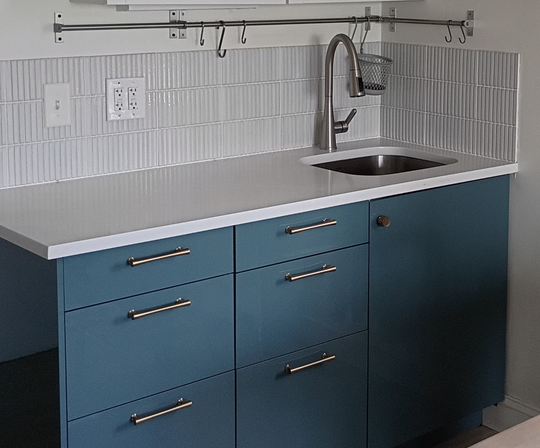 New Quartz Countertop - 415 Ocean Blvd