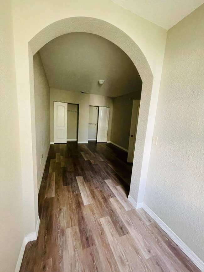 Building Photo - 152 SW Peacock Blvd