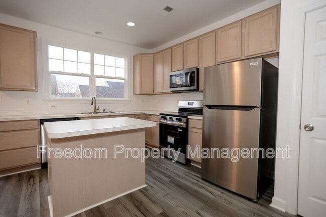 Building Photo - 8150 Rainwater Cir