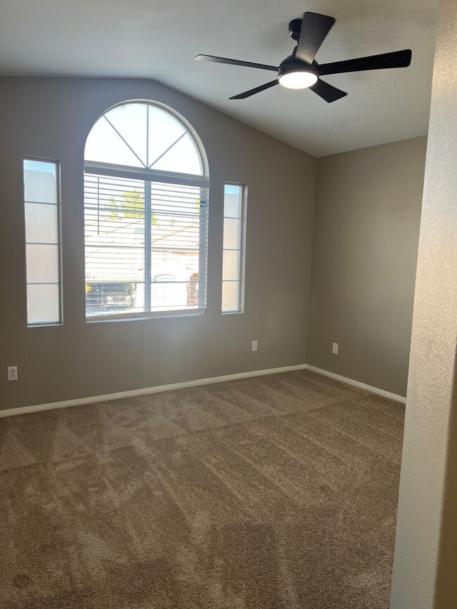 Building Photo - Gorgeous 2-Story Home You've Been Looking ...