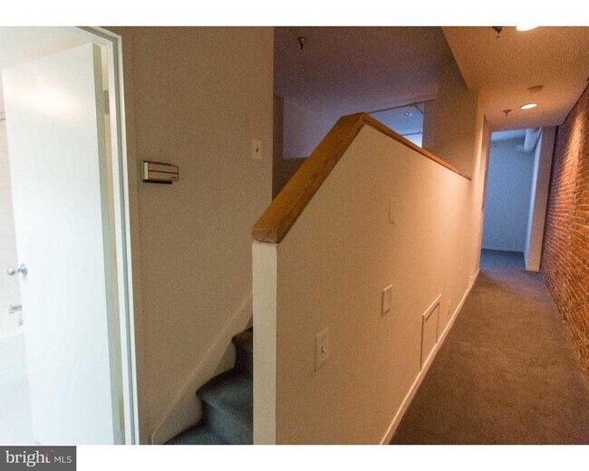 Building Photo - 130 Arch St