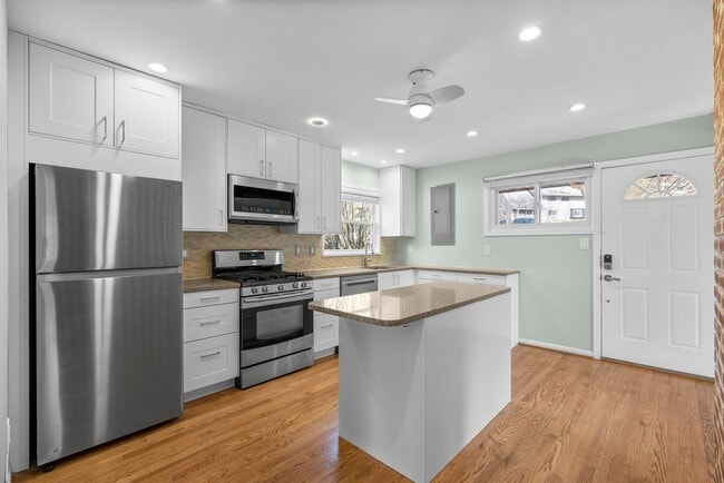 Building Photo - 4 Bed 2 Bath - Twinbrook Cape Cod - Move In Ready