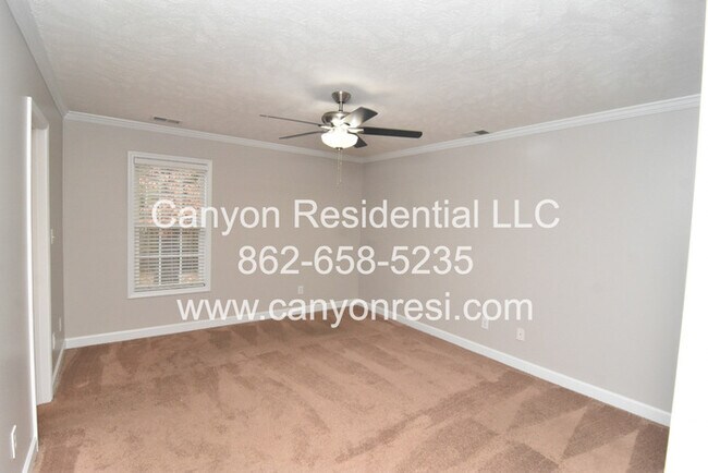 Building Photo - 1513 Stonewood Dr