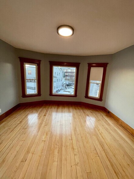 Building Photo - 47 Freeland St