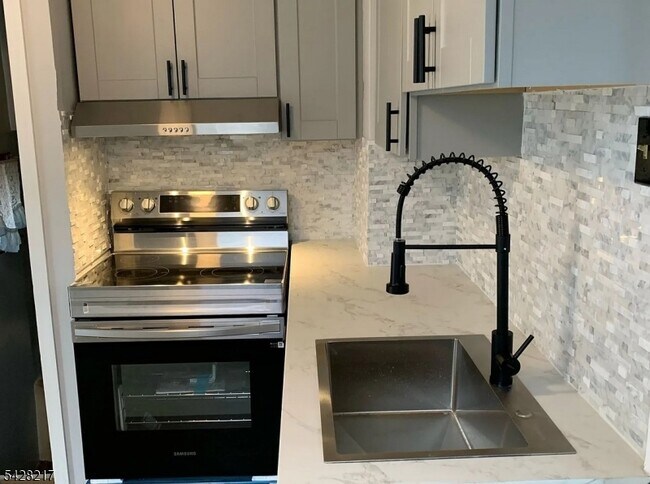 Building Photo - 2144 Evans St