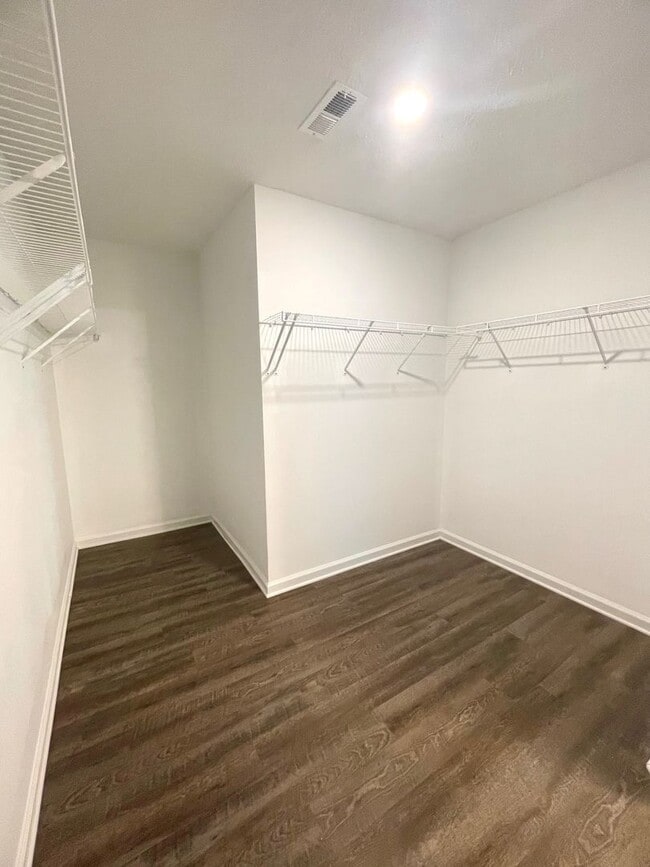 Building Photo - Newer Construction Home!