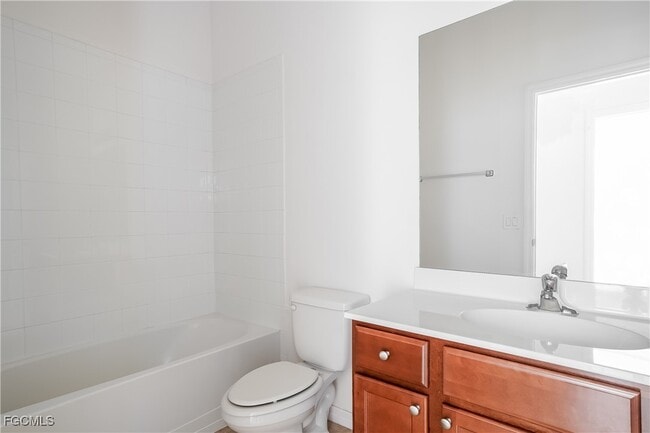 Building Photo - 1107 SW 6th Ct