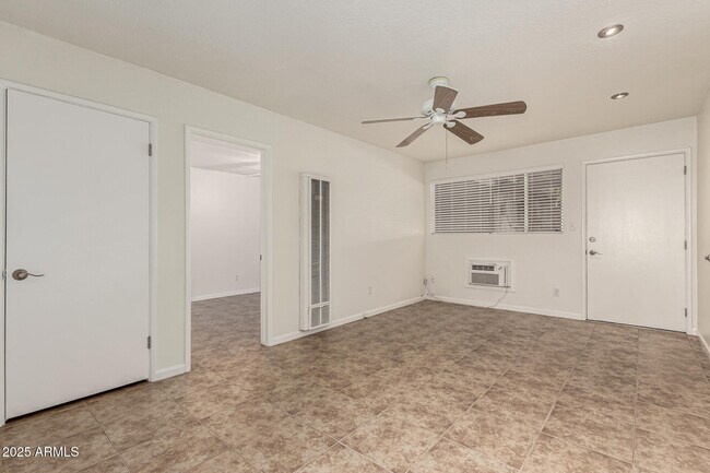Building Photo - 3540 E Montecito Ave