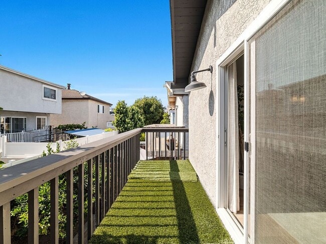 Building Photo - 1141 Stanford Ave