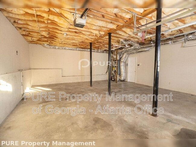 Building Photo - 145 Shady Ln