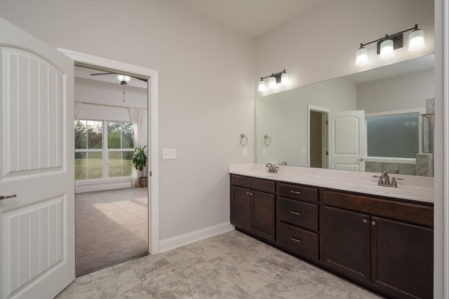 Building Photo - **LIKE NEW EXECUTIVE HOME IN A CUL-DE-SAC ...