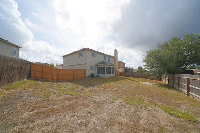 Building Photo - Beautifully maintained home for lease! - Realtor Commission: $500