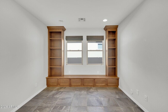 Building Photo - 594 E Vesper Trail