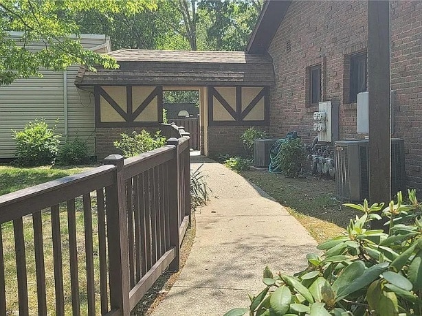 Building Photo - 120 Glen Hollow Dr