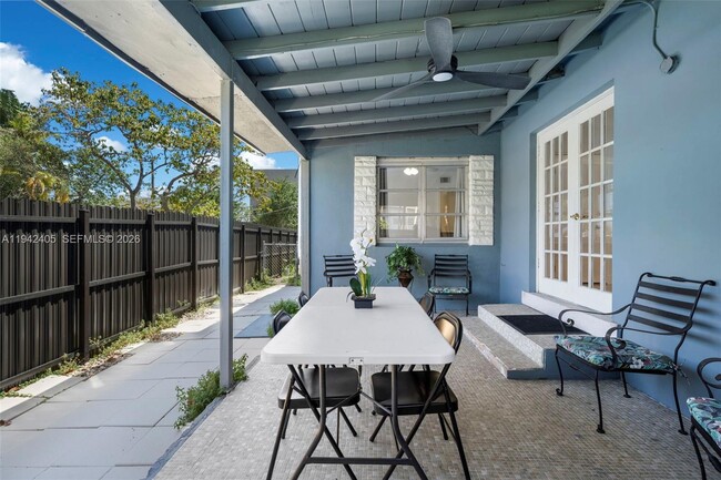 Building Photo - 19 NE 3rd St