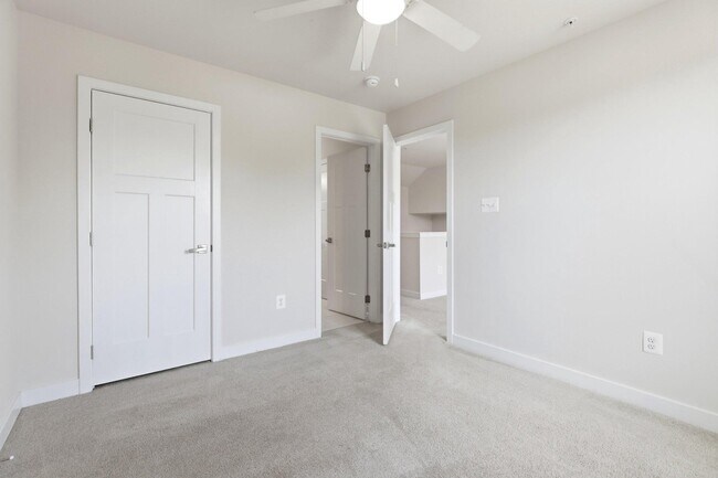 Building Photo - 5714 Richmanor Terrace