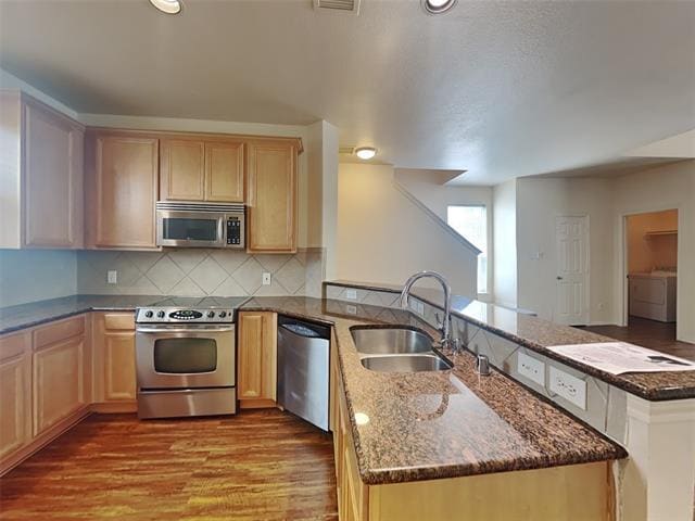 Building Photo - 7416 Coronado Ave