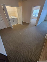 Building Photo - 2 Bedroom | 1 Bathroom 2nd Floor Apartment Available RIGHT NOW!