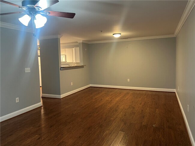 Building Photo - 833 Old Greenville Hwy