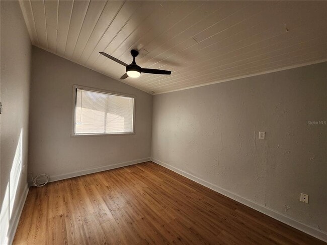 Building Photo - 1508 E Fern Rd