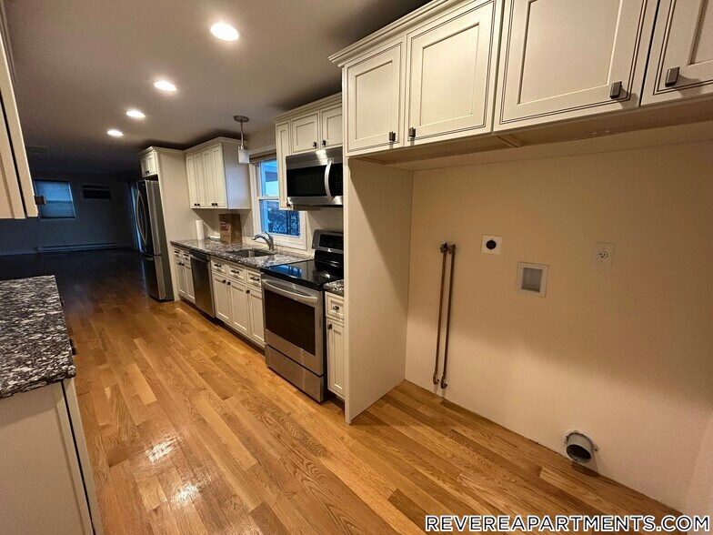 Building Photo - 48 Hauman St