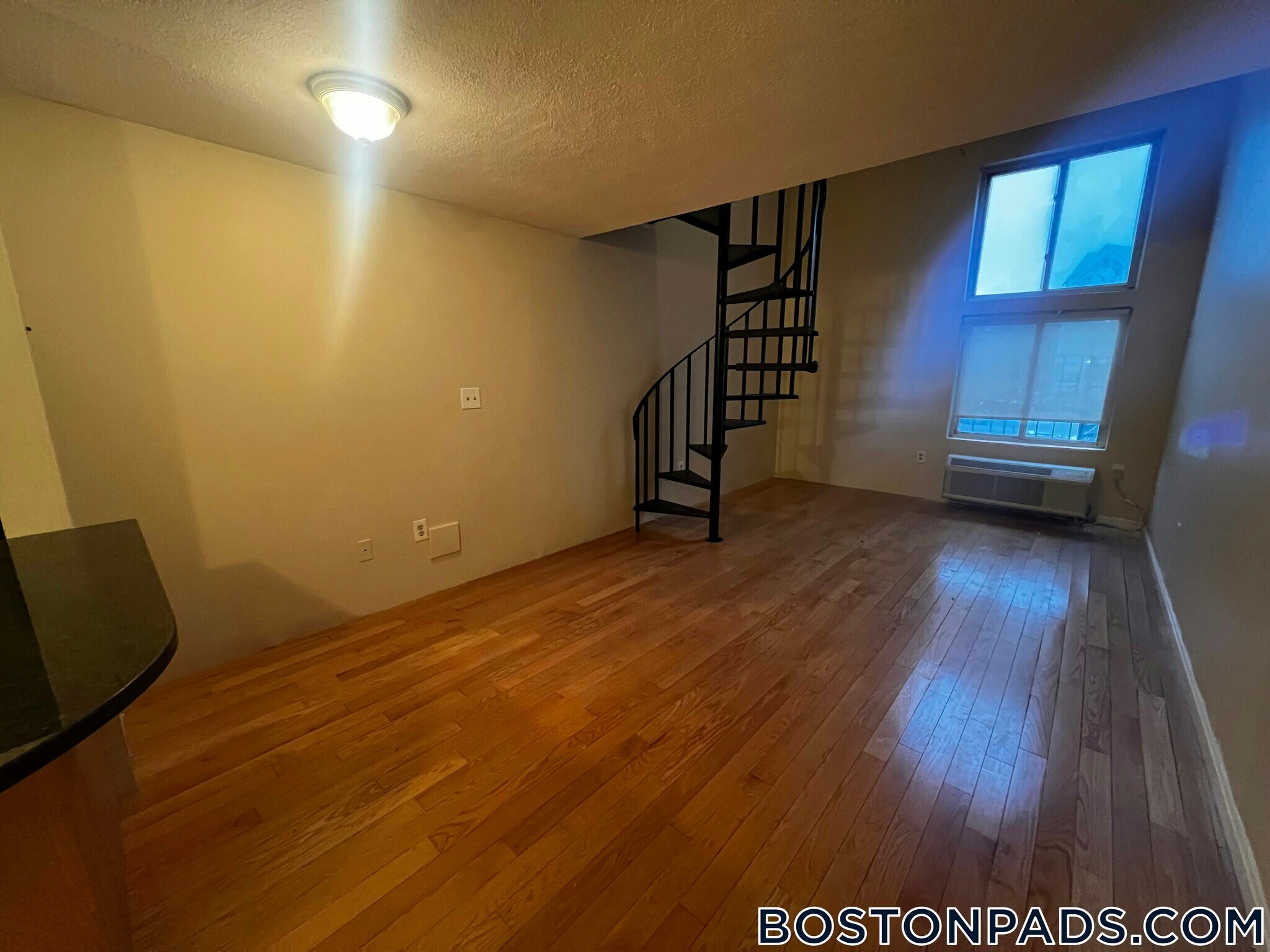 Building Photo - 385 Dorchester St