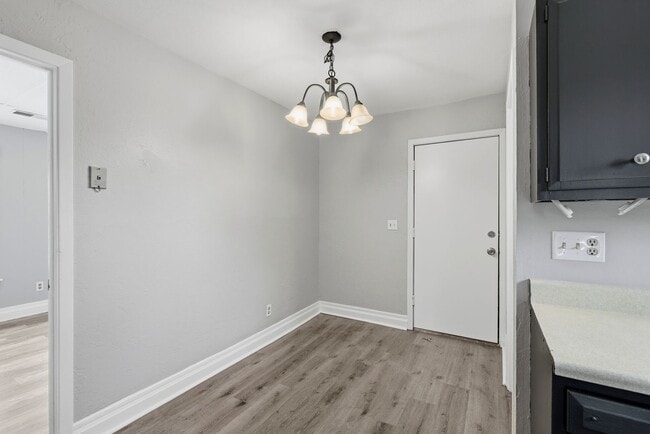 Building Photo - 645 W 10th Ave