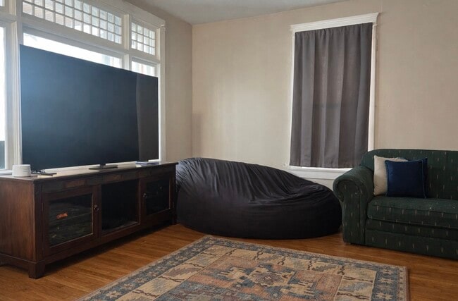 Building Photo - 223 Hudson St