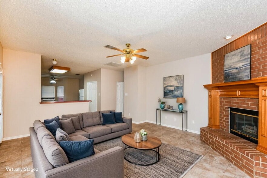 Building Photo - 744 Teresa Dr