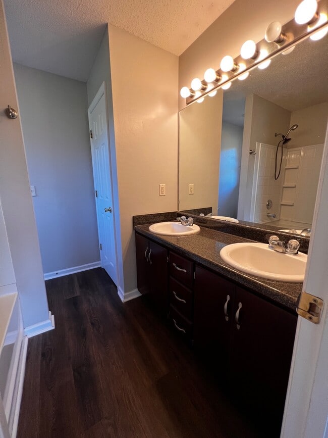 Building Photo - 1229 Langston Ln