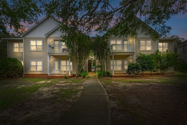 Primary Photo - Charming & Convenient 2-Bedroom Condo in t...
