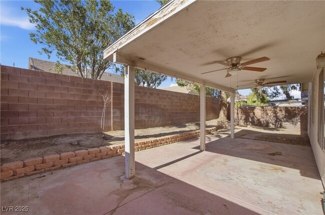 Building Photo - 5555 Airview Ct