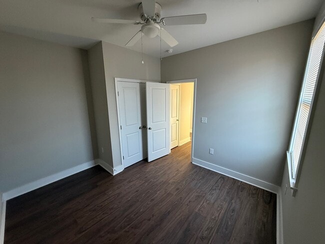 Building Photo - 137 Diver Dr