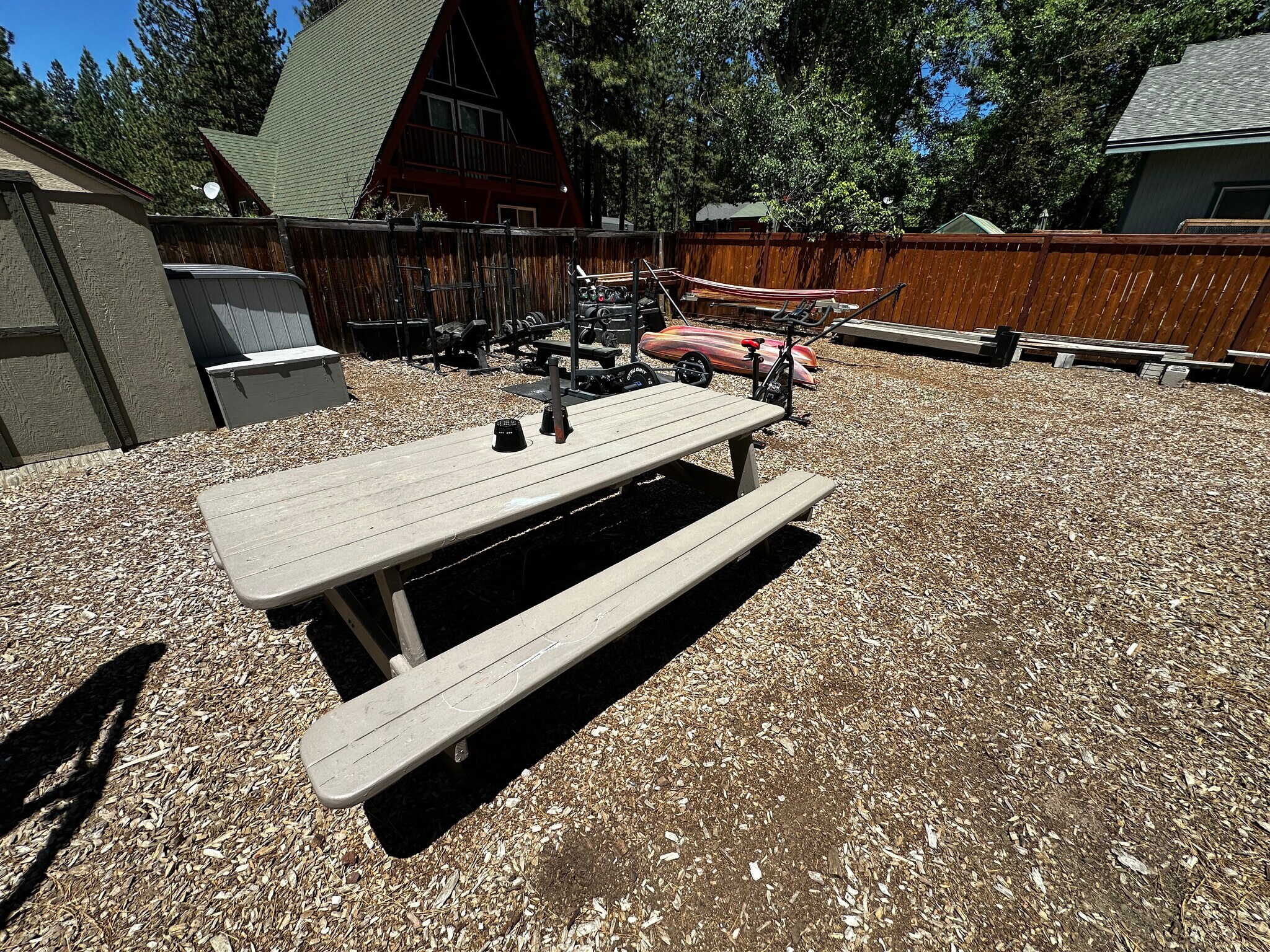 Building Photo - 910 Creekwood Dr