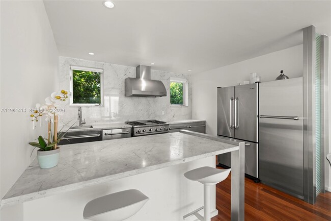 Building Photo - 1601 West Ave