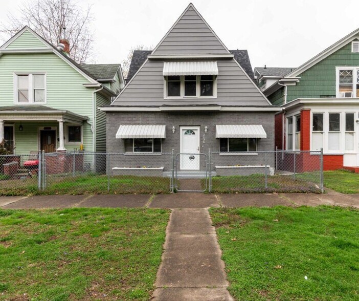 3 bed room/1.5 baths - 2138 11th Ave