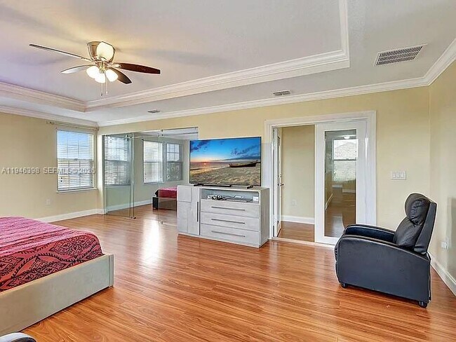 Building Photo - 1018 SW Eckard Ave