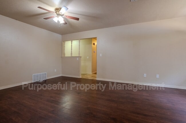 Building Photo - 202 Stanton Dr