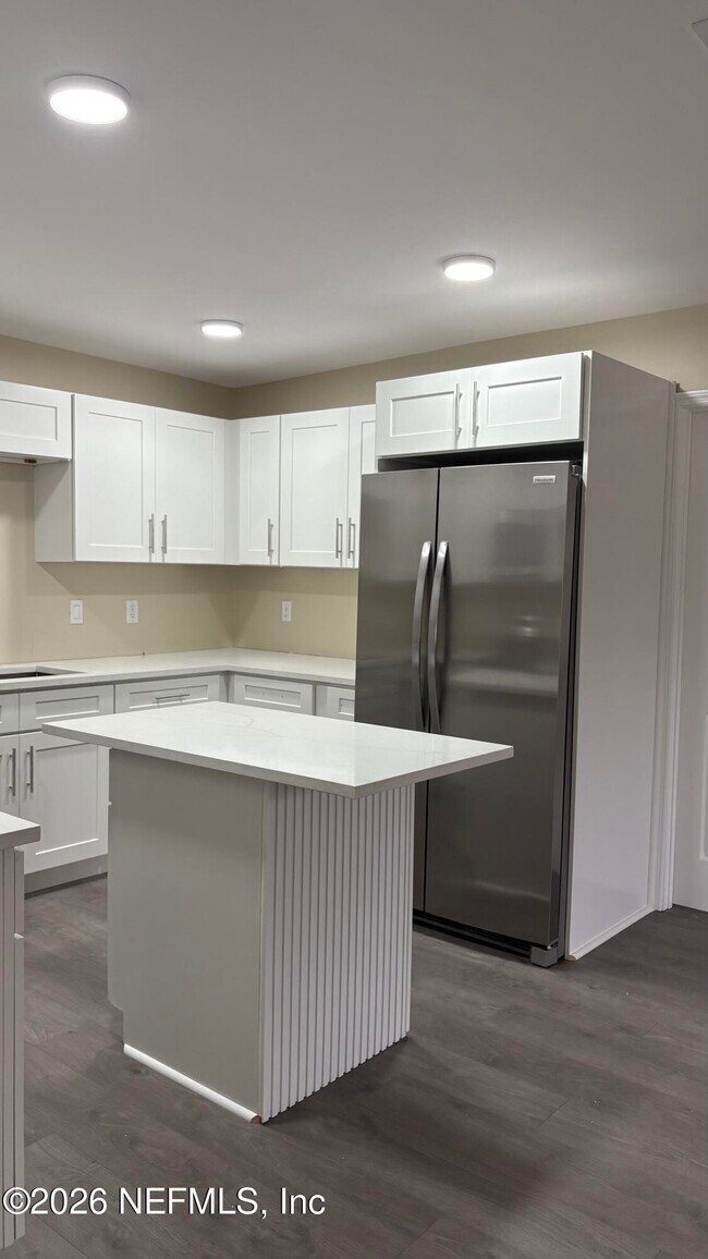 Building Photo - 5933 Jammes Rd