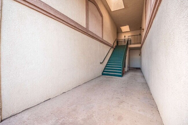 Building Photo - 3080 Mandalay Grove