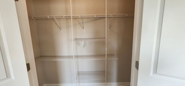 Building Photo - Welcome to Eagle Landing—where 3-bedroom bliss meets effortless style.